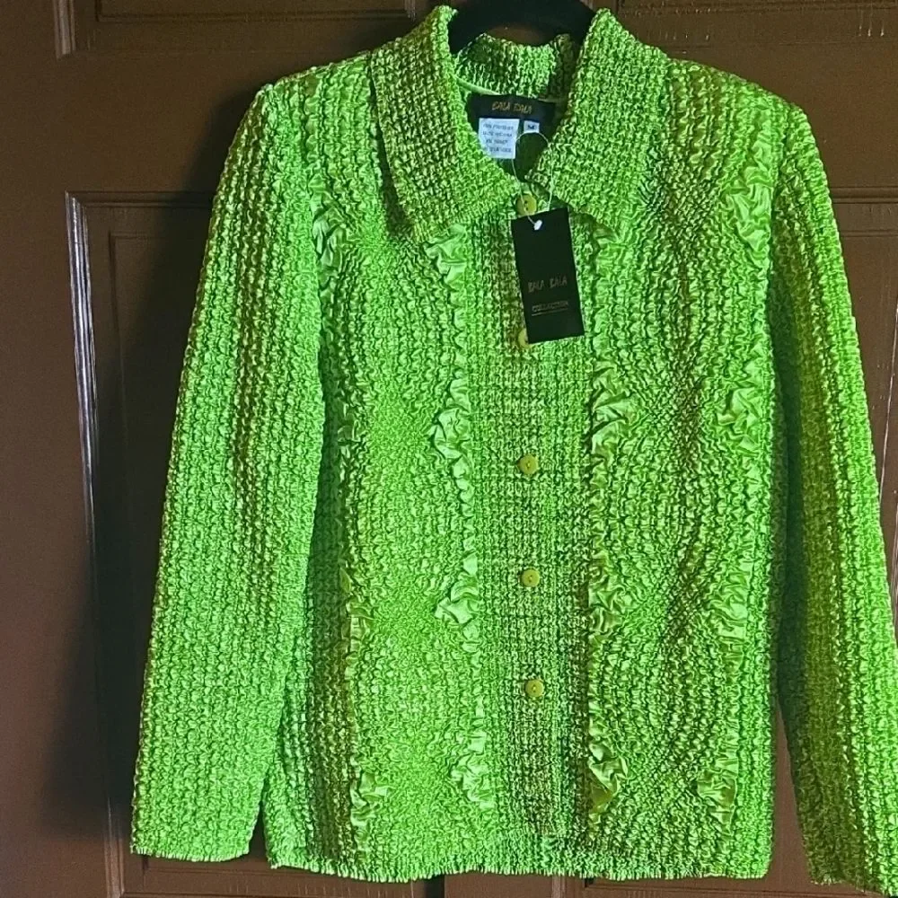 Bala Bala-Lime green long sleeved,collared,crinkled top stretchy,Size M NWT.